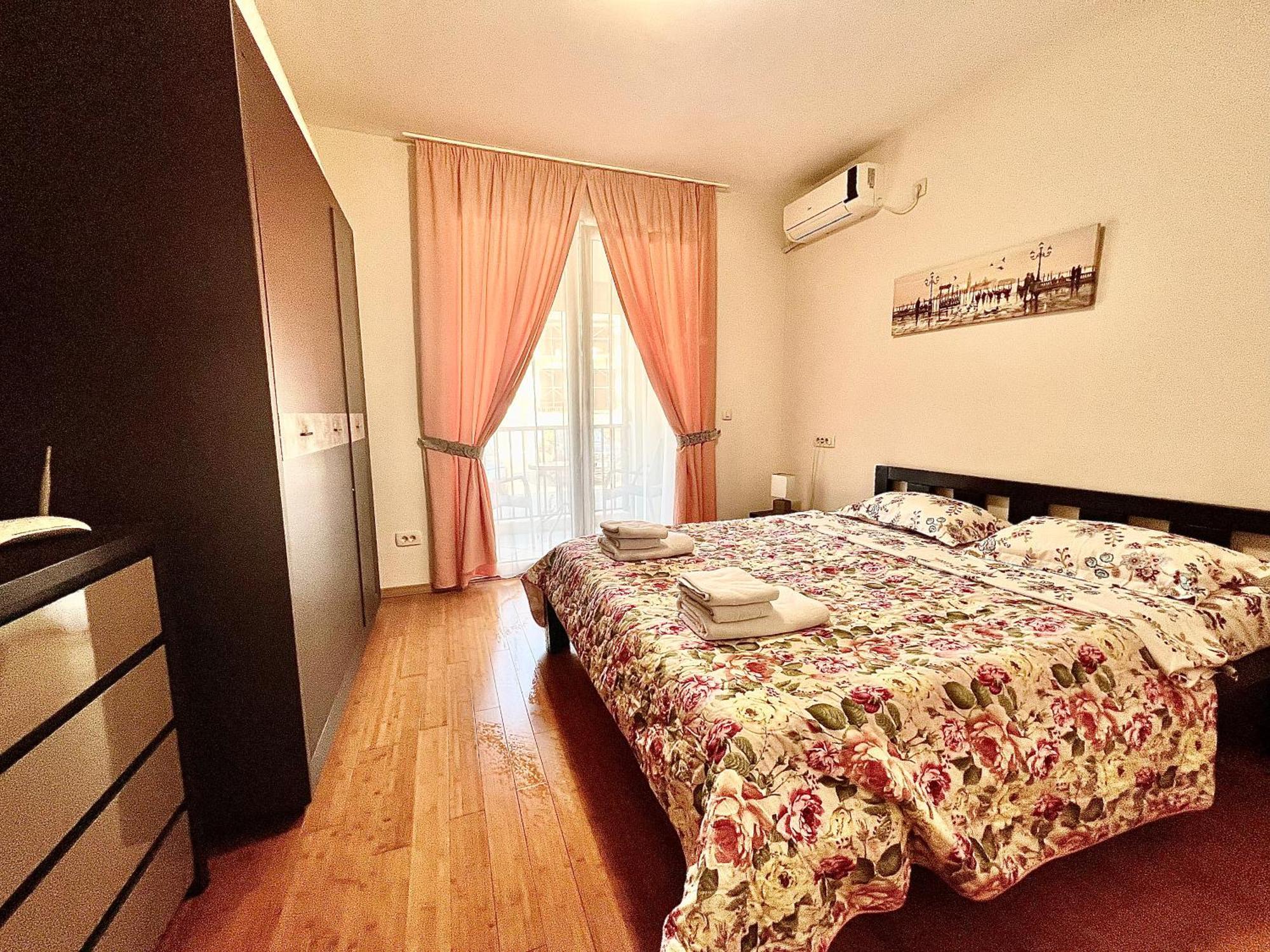 Apartments Nirgilija Tivat Exterior foto